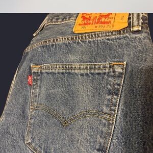 Levi's Classic Straight Men's Jeans in Denim Blue